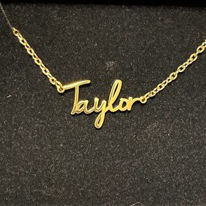 "Taylor" name necklace (Mint & Lily)